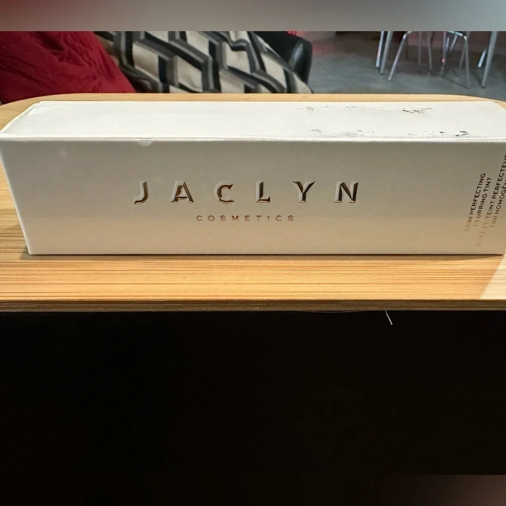 Jaclyn Cosmetics Skin Perfecting Blurring Tint in 12-Rich - Brand New!
